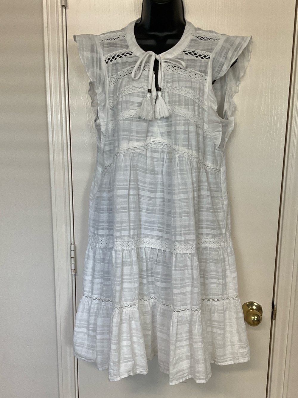 Knox Rose White Tiered Tassel-Front Lace Dress - Picture 1 of 5